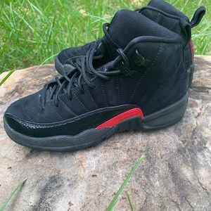 Jordan 12 kids 4y retro black rush pink